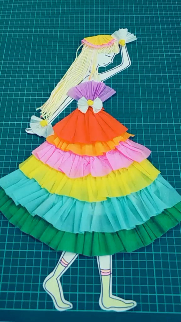 绘画#这个六一过足了手工裙子瘾,如果没有材料限制,还是用皱纹纸做