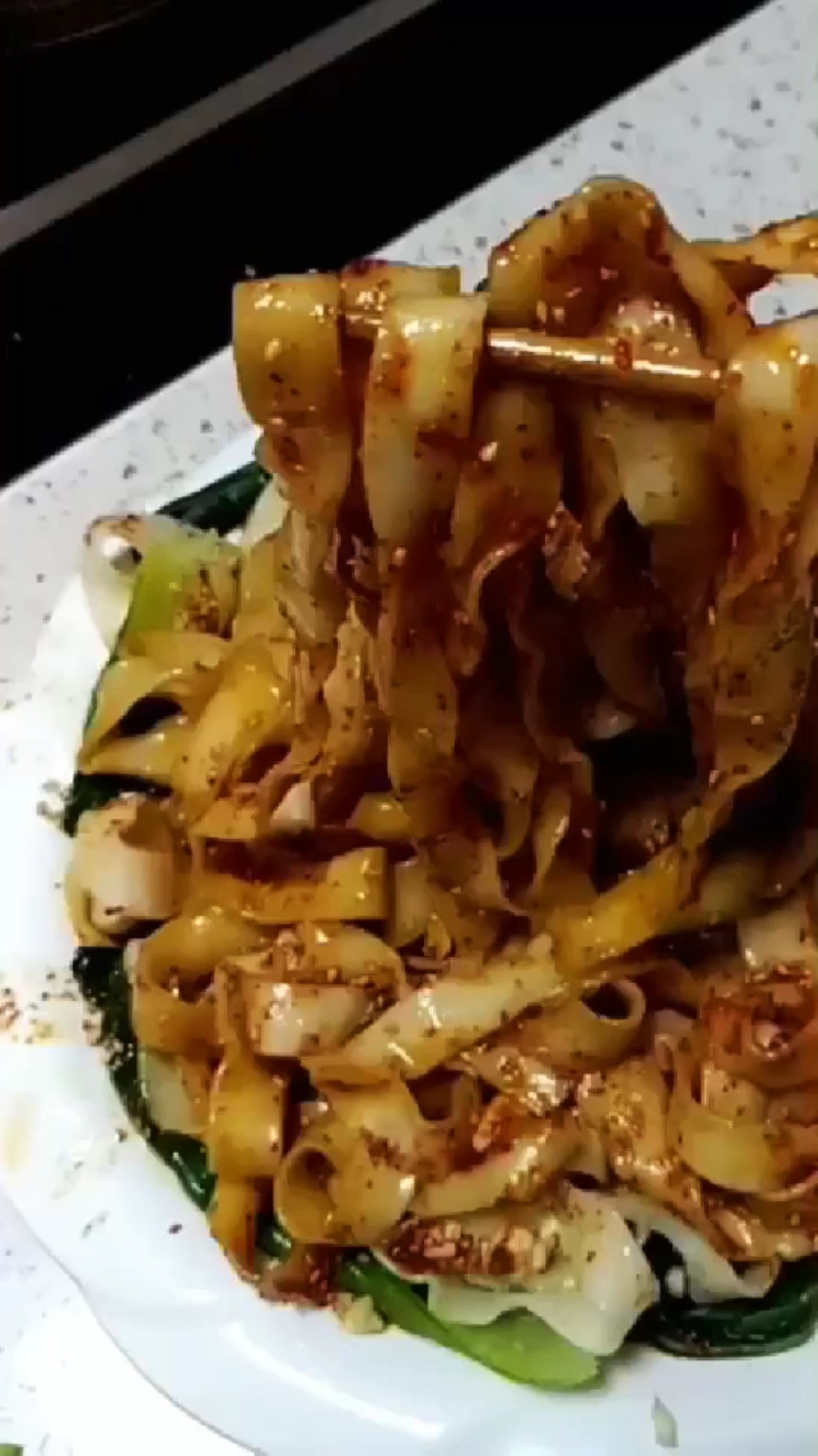 自制家庭美食#家庭版油泼面! 非常不错的一道家庭美食!