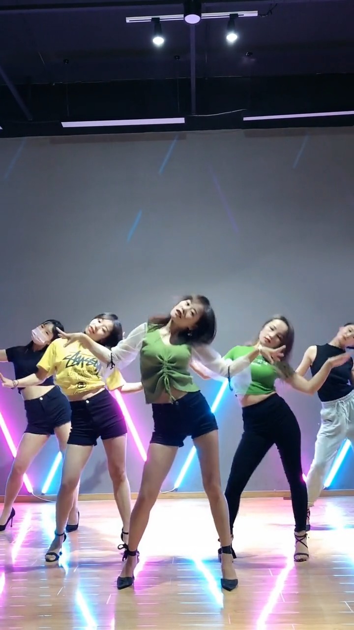 最酷舞蹈#简单的网红舞,什么dj都可以搭的舞蹈,你学会了吗