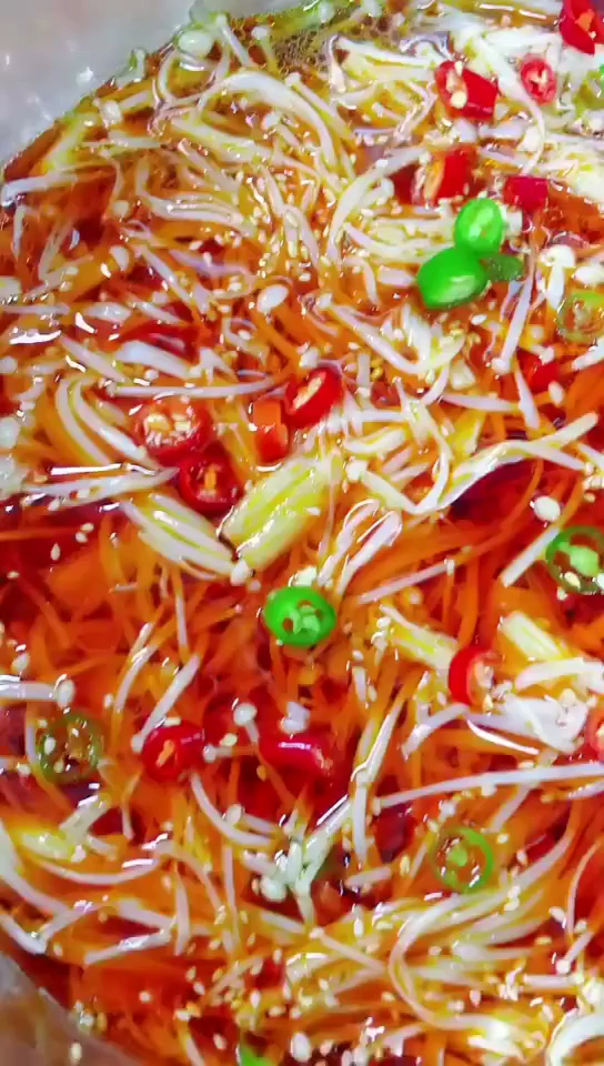 麻辣捞汁金针菇,好吃到爆