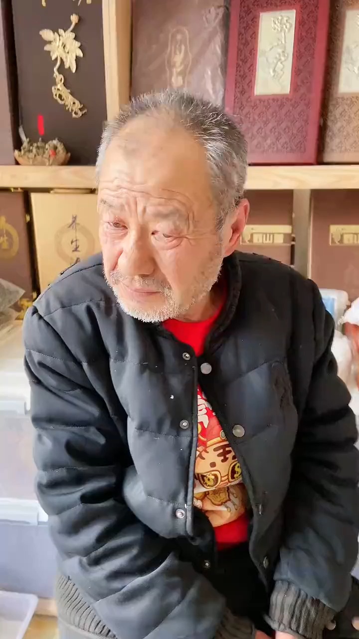 今天去老二家看老刘头