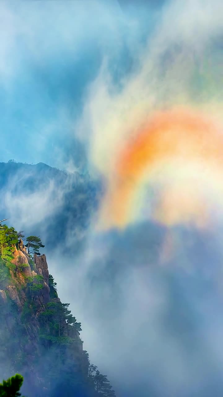 见者幸运!黄山"佛光"显现!