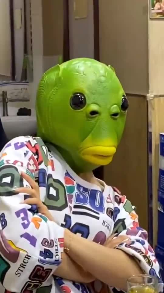 搞笑视频#外星人祝大家双节快乐