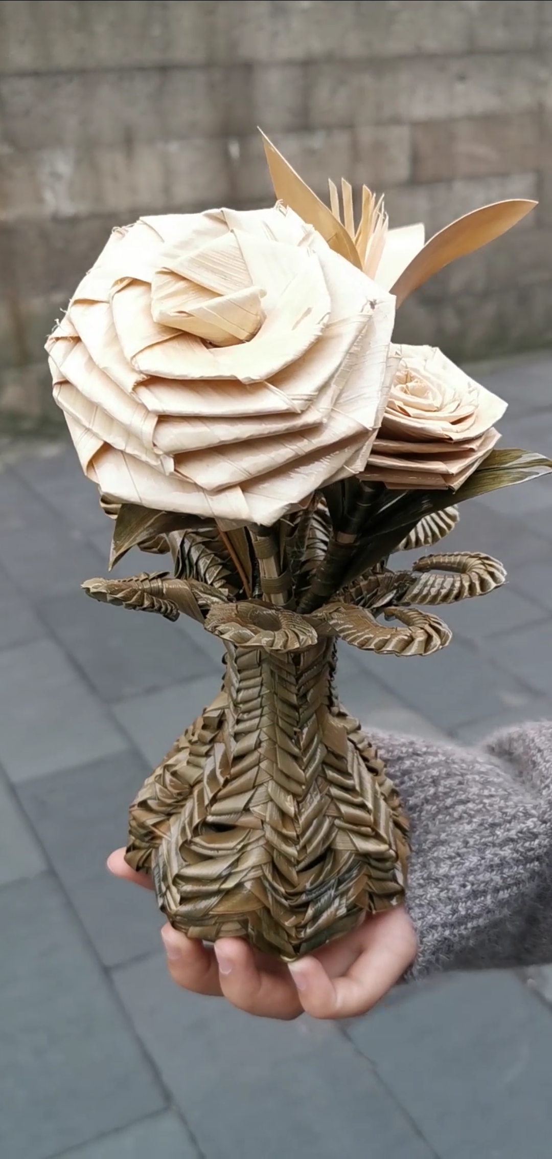 竹编奇人匠心#永不凋谢的竹编花,希望所有的爱情都能长长久久