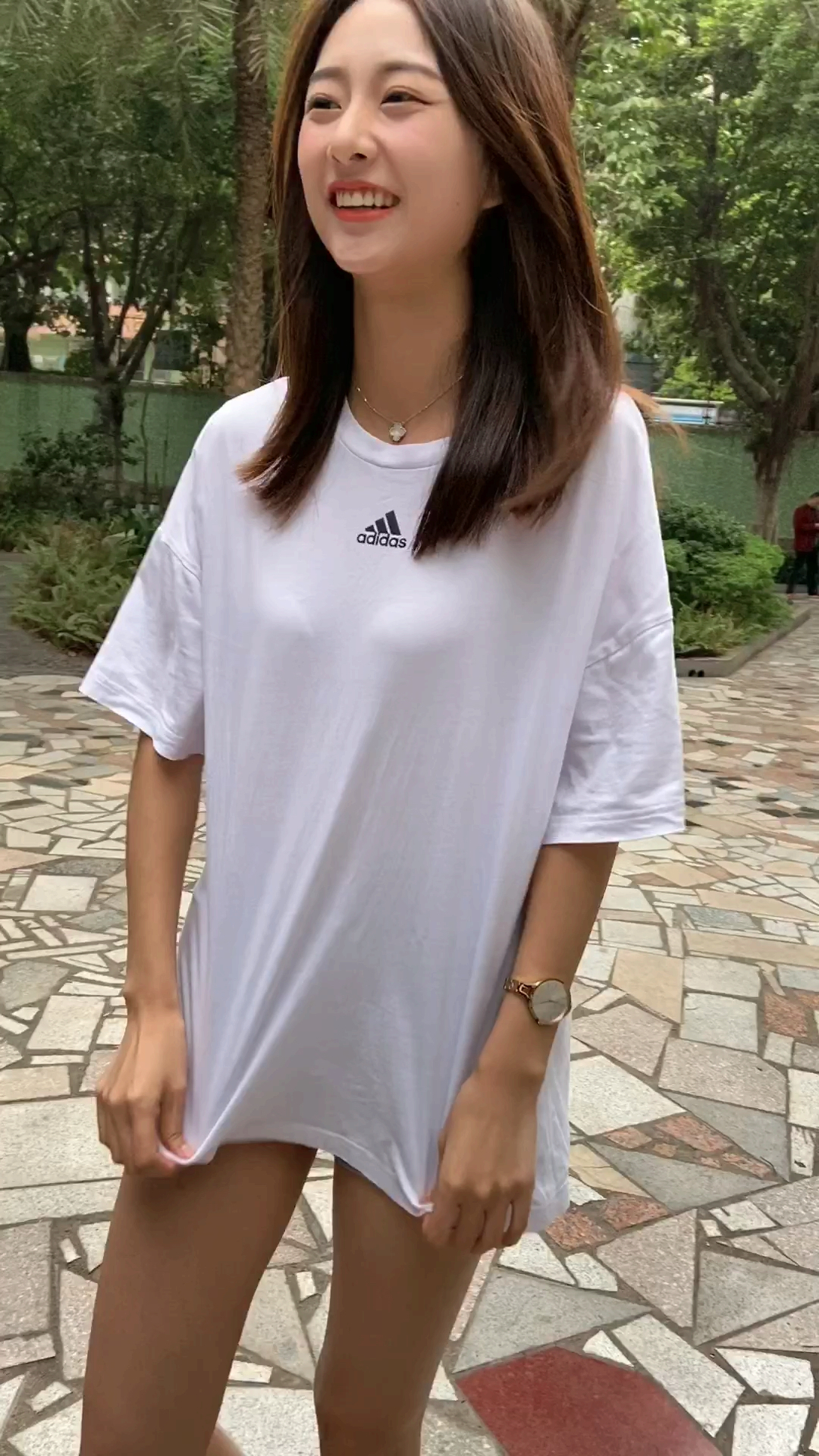 vlog日常#衣服实在太短了捂住