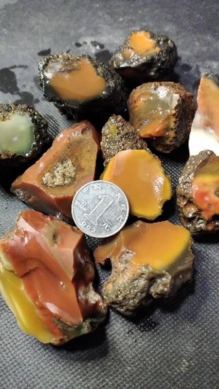 内蒙古呼伦贝尔阿荣旗俏色彩玉地表料新发料补天石,天降石玉石彩色-度