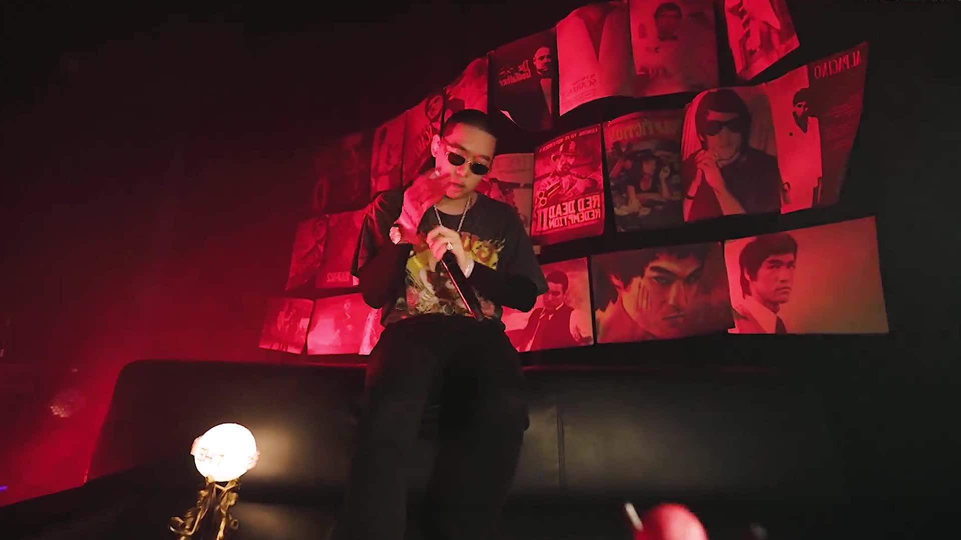 就怕rapper唱情歌!弹壳这唱功绝绝子!凌晨三点钟