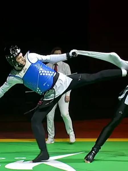 2020-11-23 0举报 跆拳道白痴