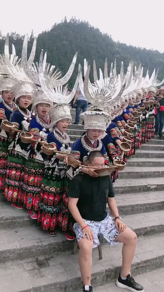 体验苗家最高敬酒仪式,高山流水