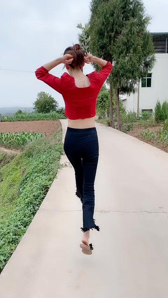 春风吹不到我的杨柳腰#农村女孩 #说瘦就瘦