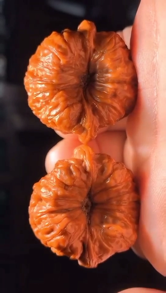文玩核桃#平谷凹底狮子头,包浆玉化了