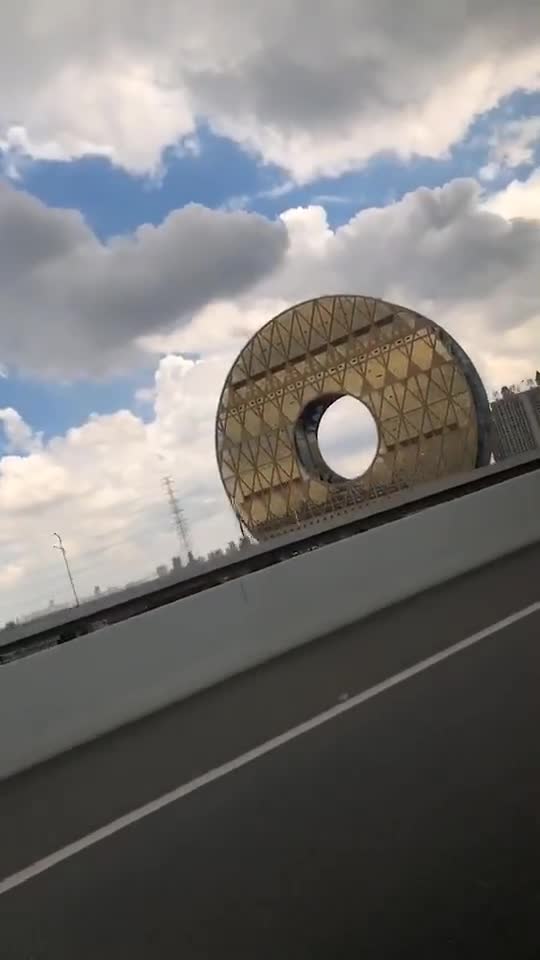 带你们看看广州的铜钱大厦!