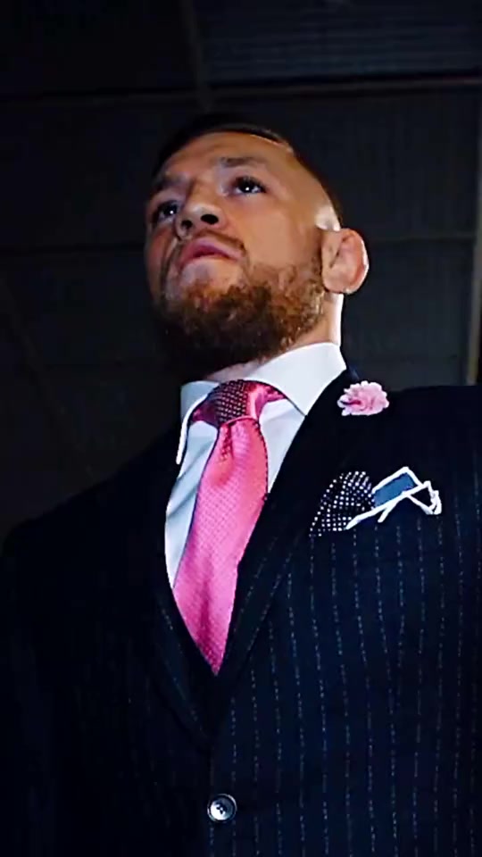 搞笑段子#康纳教你一套走路姿势!霸气又豪横!