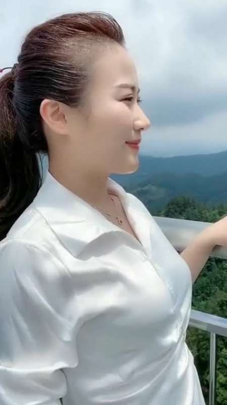 奇闻趣事抢先看#本以为我老婆才是最美的,自从看到她以后,才发现饰乙