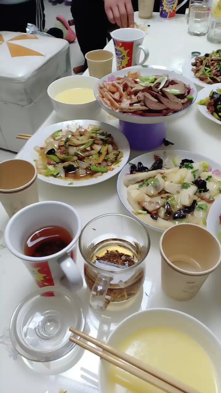 又来姐姐家吃饭了