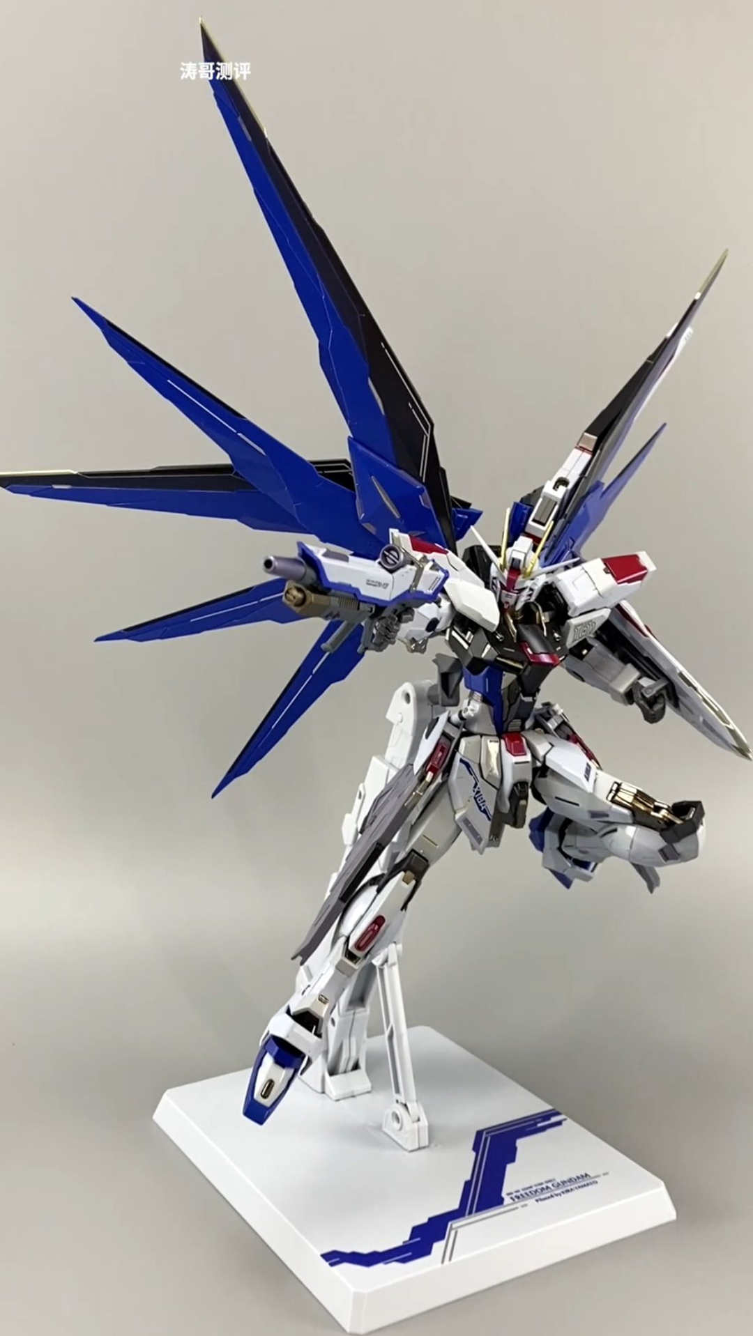 开箱metal build自由高达2.0,这新造型你觉得咋样?