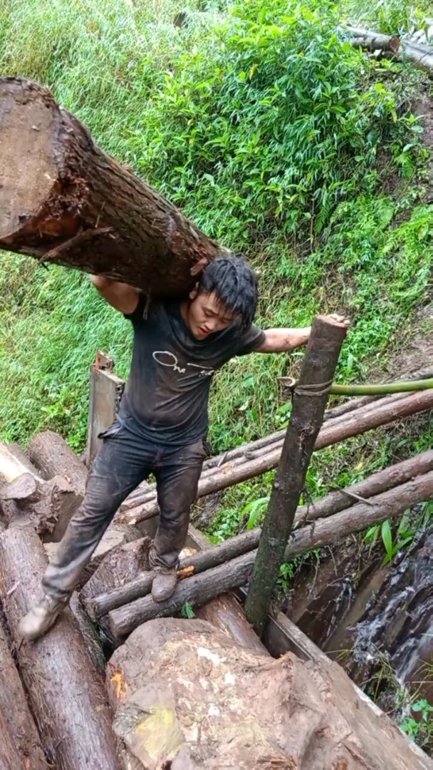 男人不怕苦也不怕输,干吧!加油!