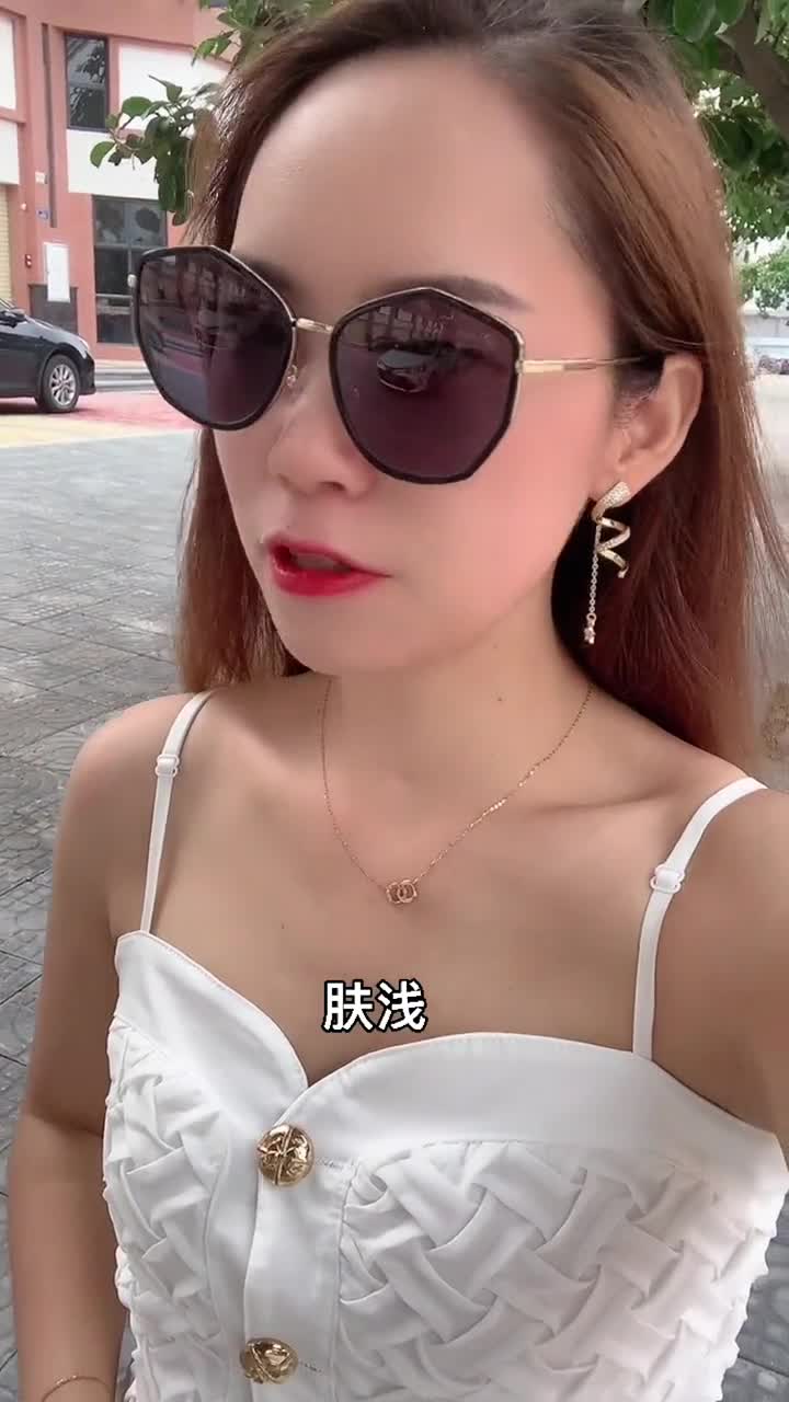 很多人说广东的女人长得很漂亮,呵呵,太肤浅了,她们活得更漂亮.