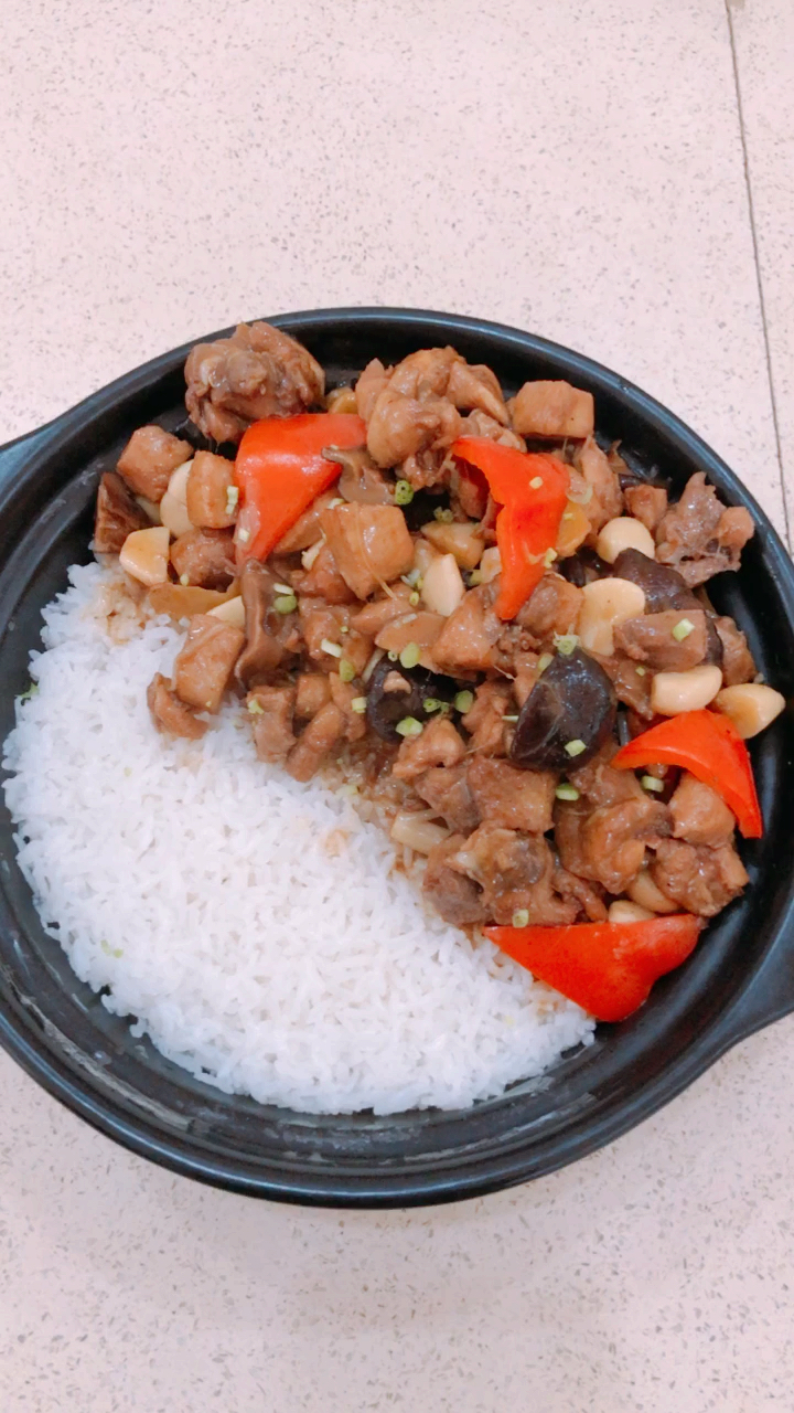 香菇鸡焖饭