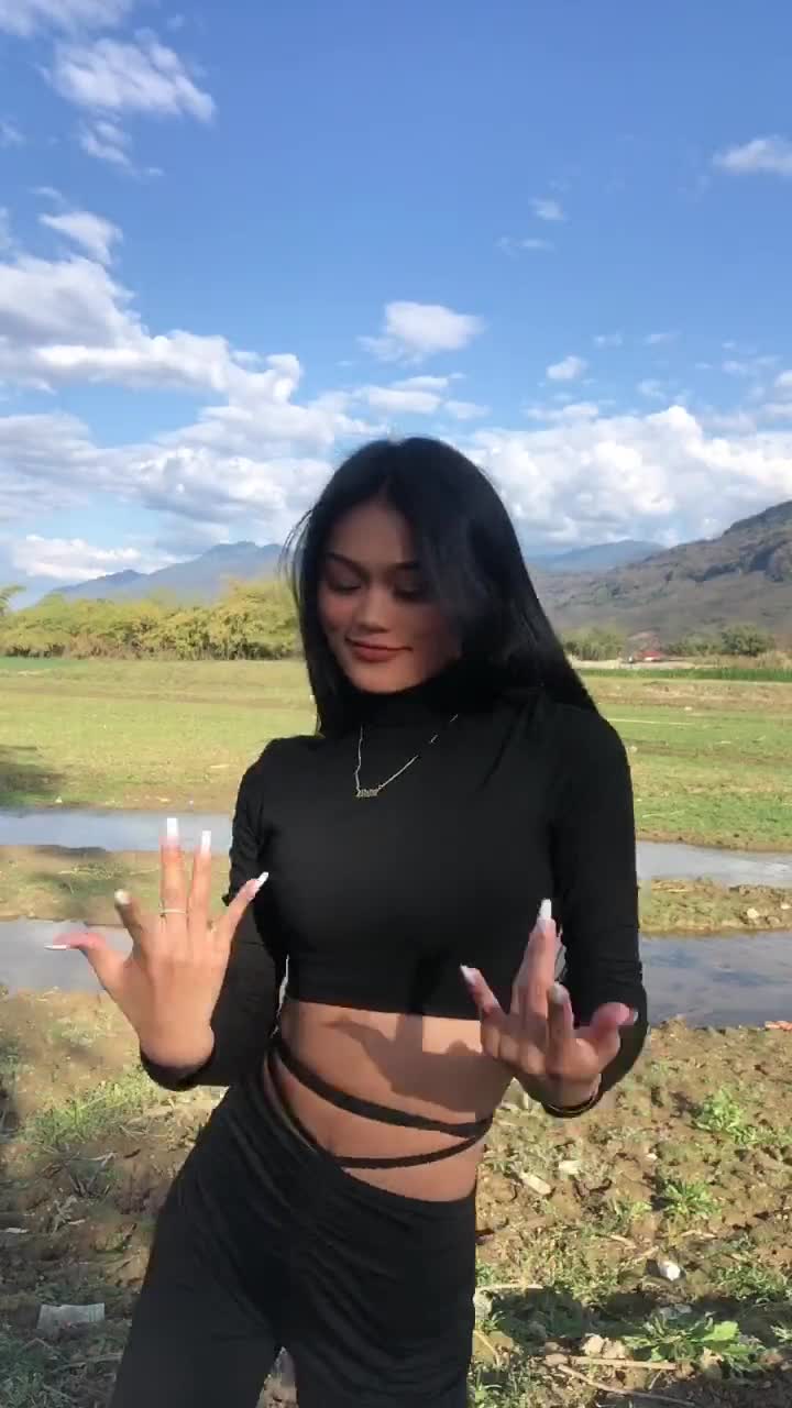 新年快乐红包我就不发了怕你领佤族美女神评即是标题