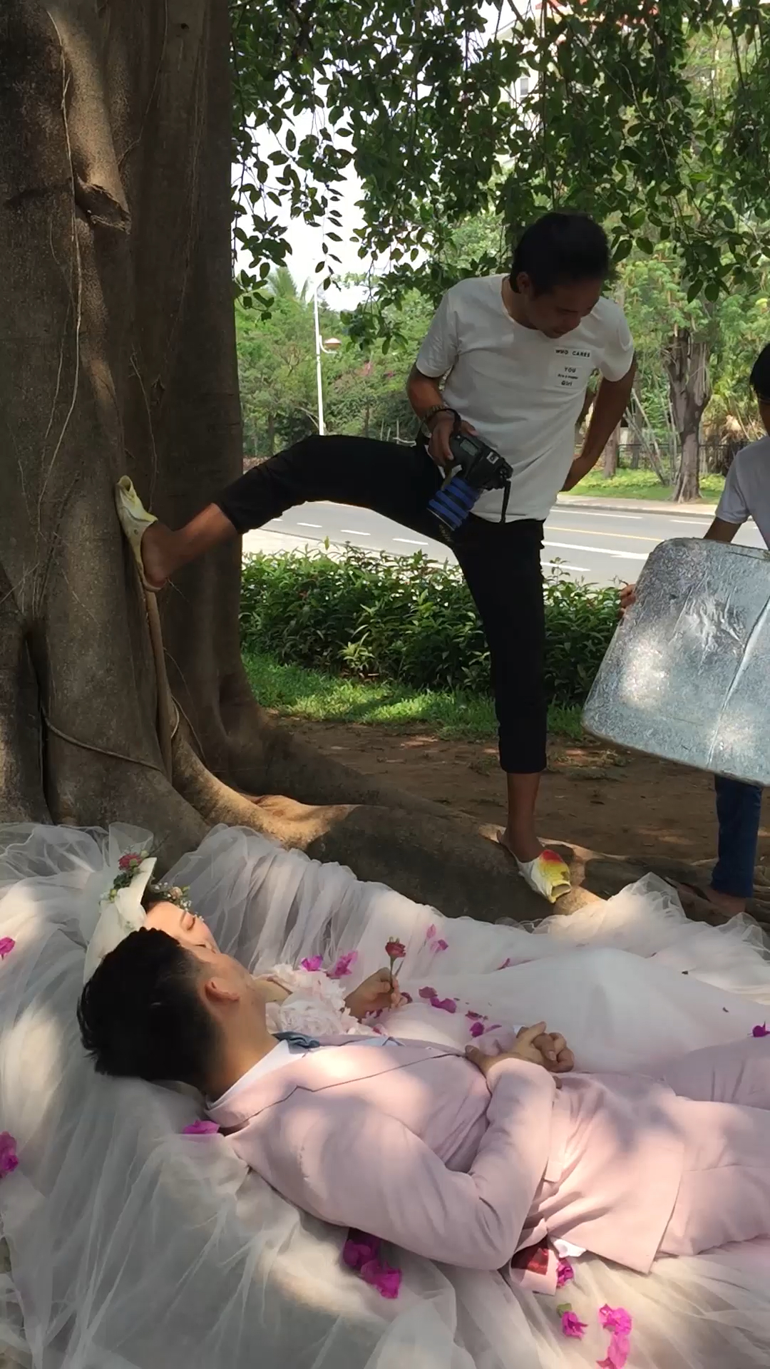 差一点把别人老婆踩了