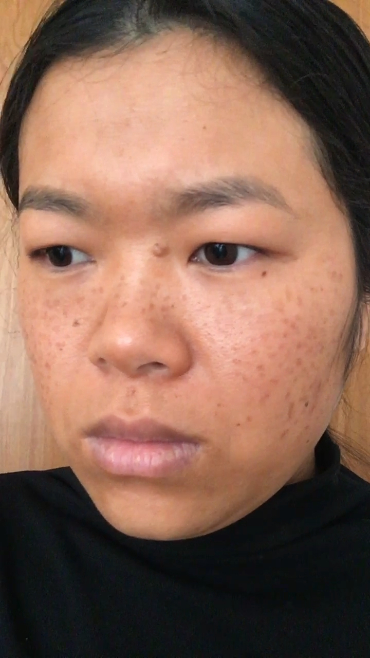 每天涂涂抹抹,短短两个月的时间,终于告别了斑点,暗黄,细纹,皮肤也