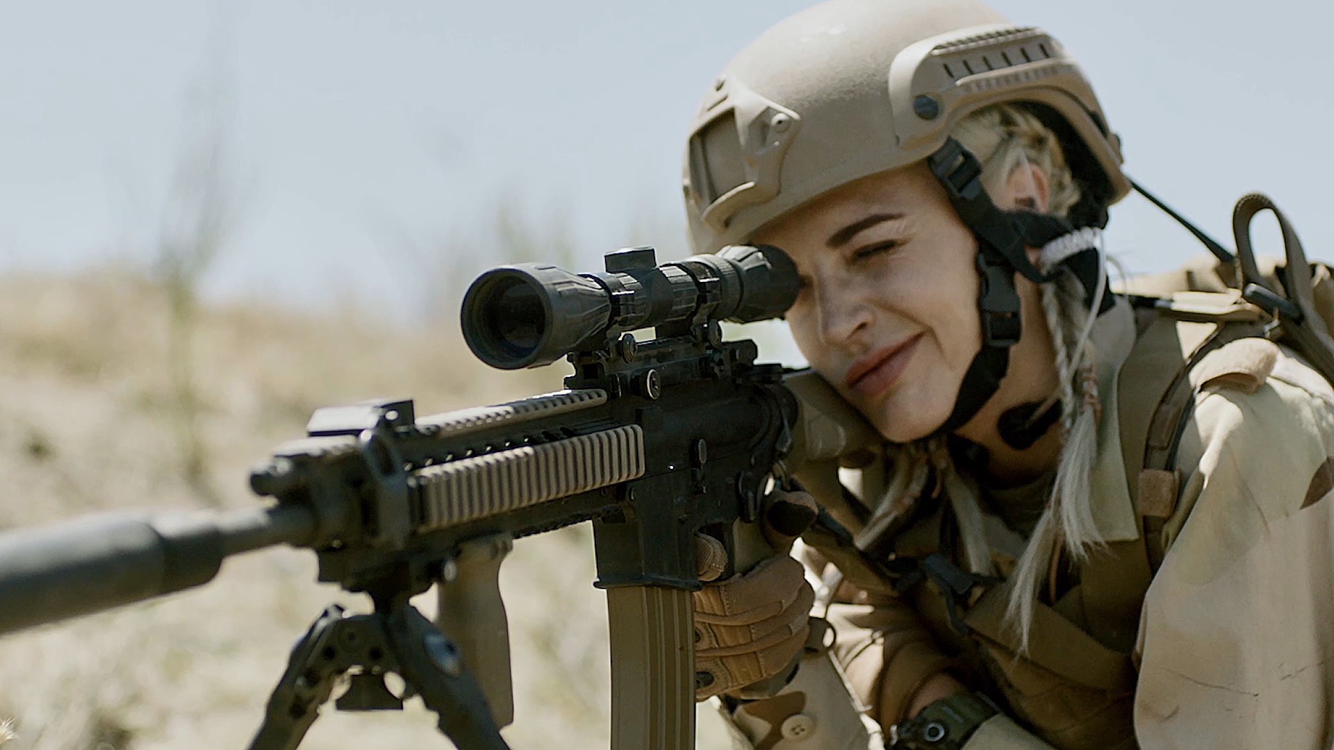 流氓战争#看看美女狙击手的表现,这才是团队的核心呀