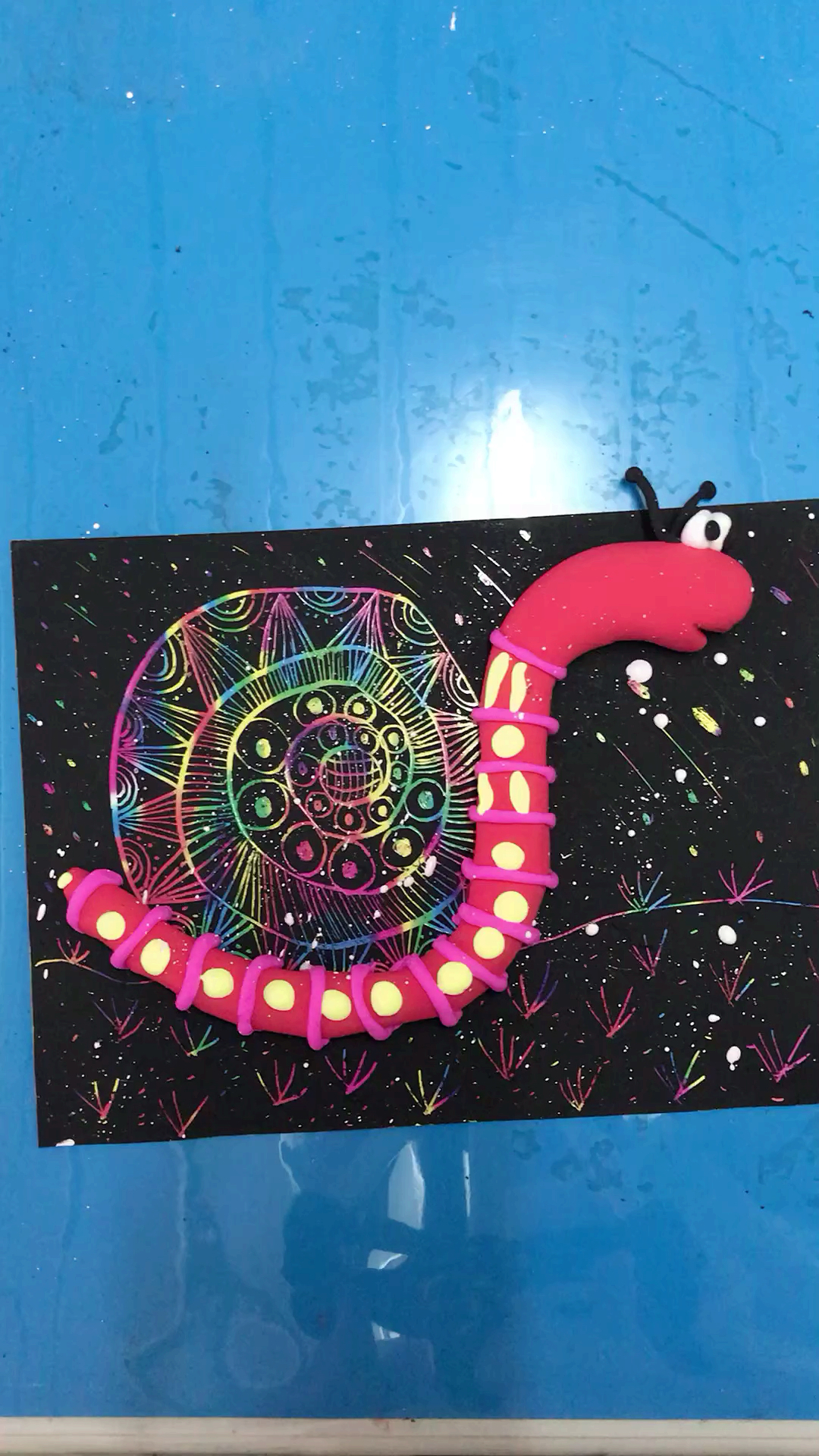 画画原来如此简单#儿童画 小蜗牛 材料刮画纸 黏土 适合5岁左右北宝