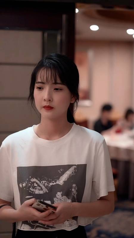 52万粉丝  关注#王者荣耀# yy林轩吖 点击头像看超神主播限时带粉!