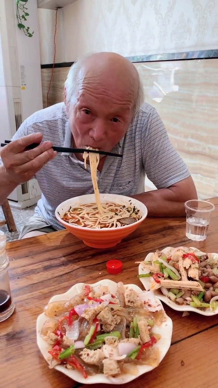 免费请大爷吃面