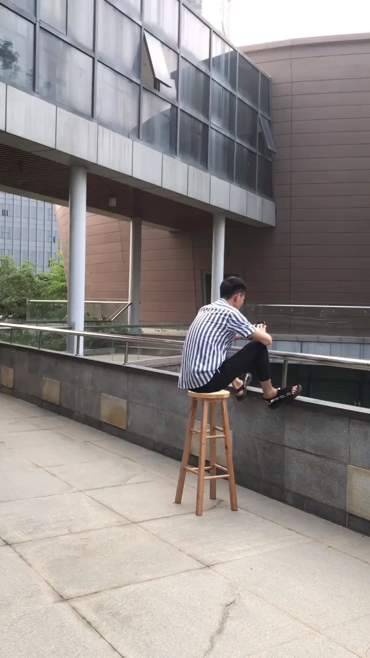 悬空坐?怎么做到的?