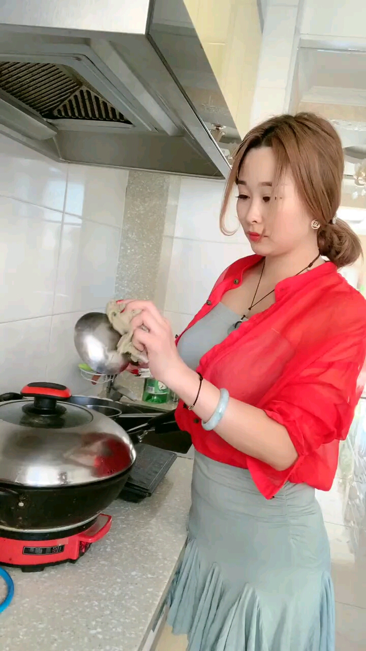 美丽厨娘