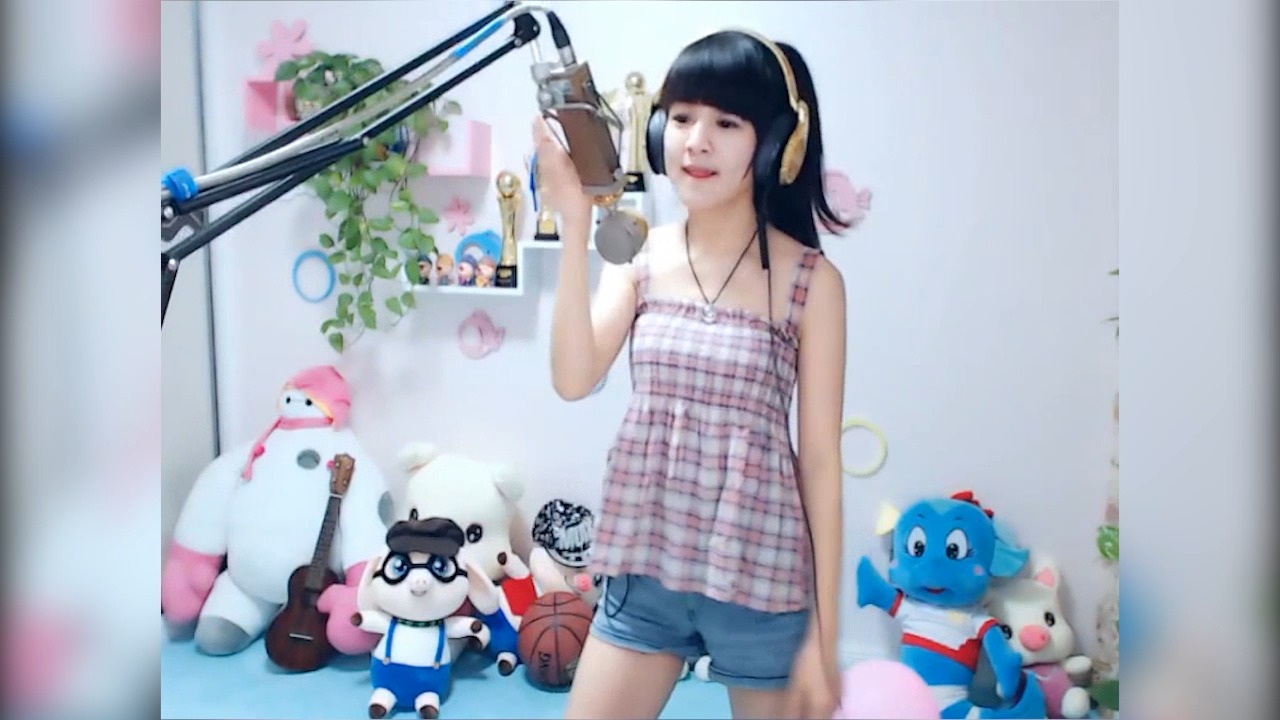 yy主播文儿火爆歌曲《金达莱花》,爆发力十足,唱得太嗨了!