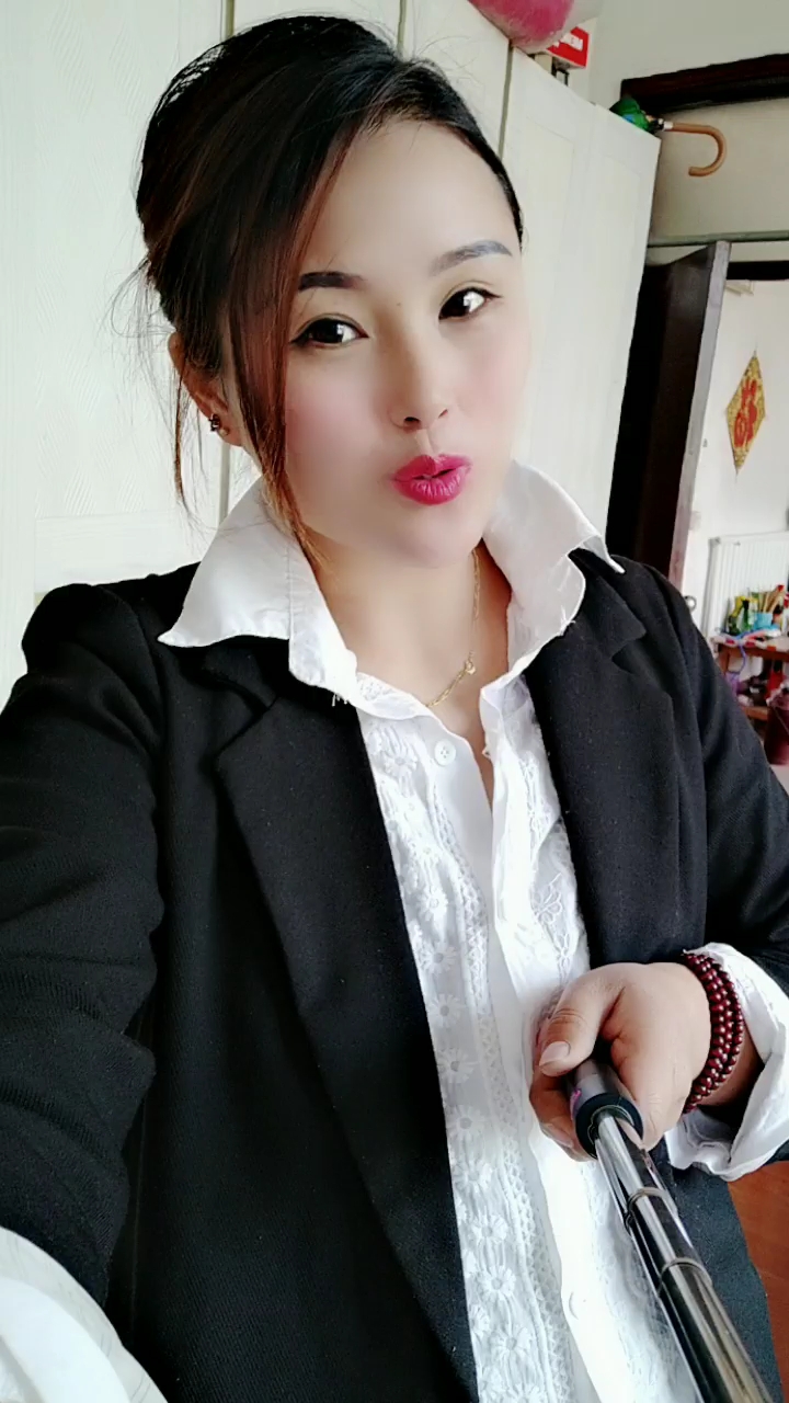 现在的女人都爱大叔