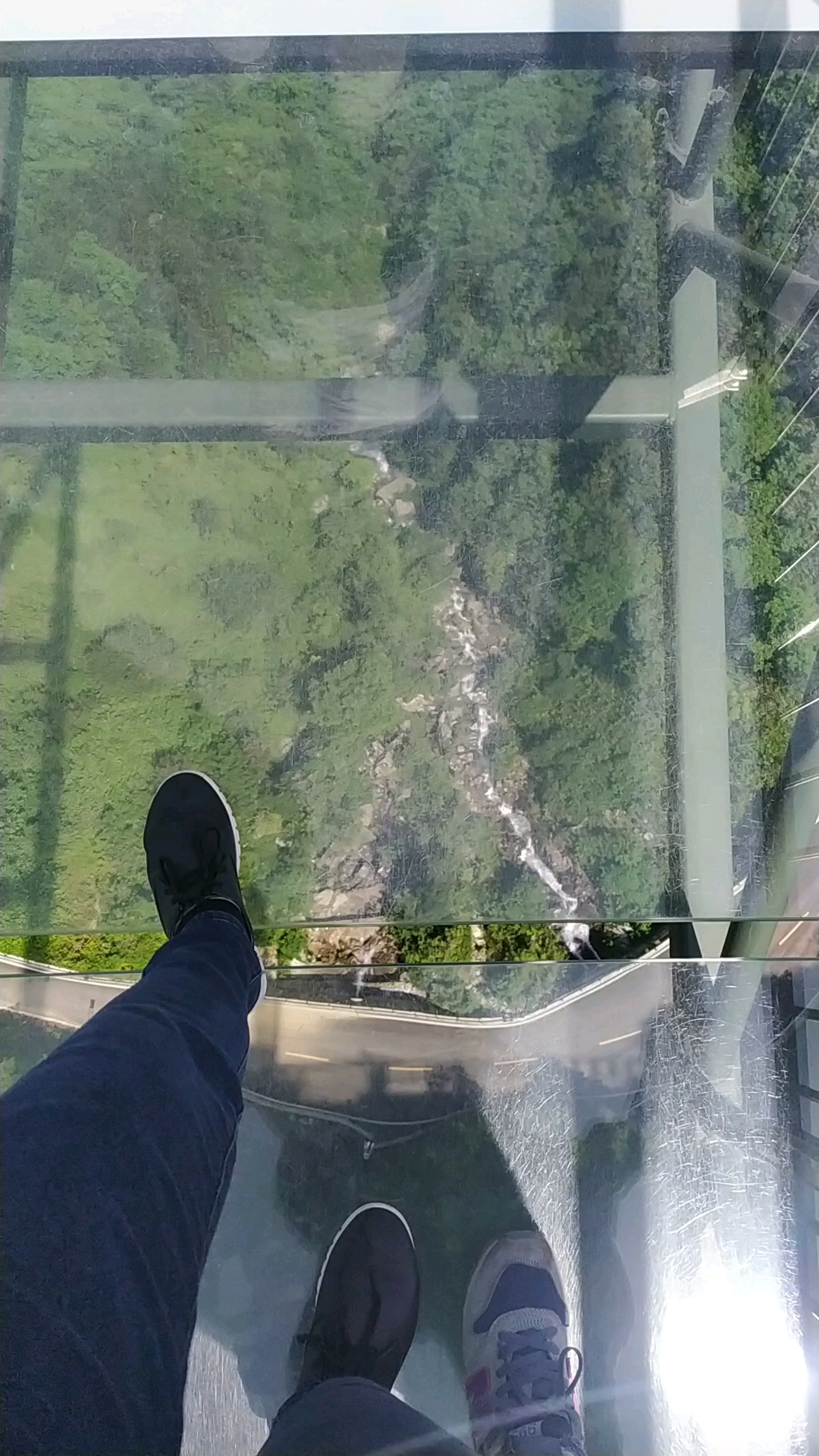 重庆万盛奥陶纪玻璃廊桥