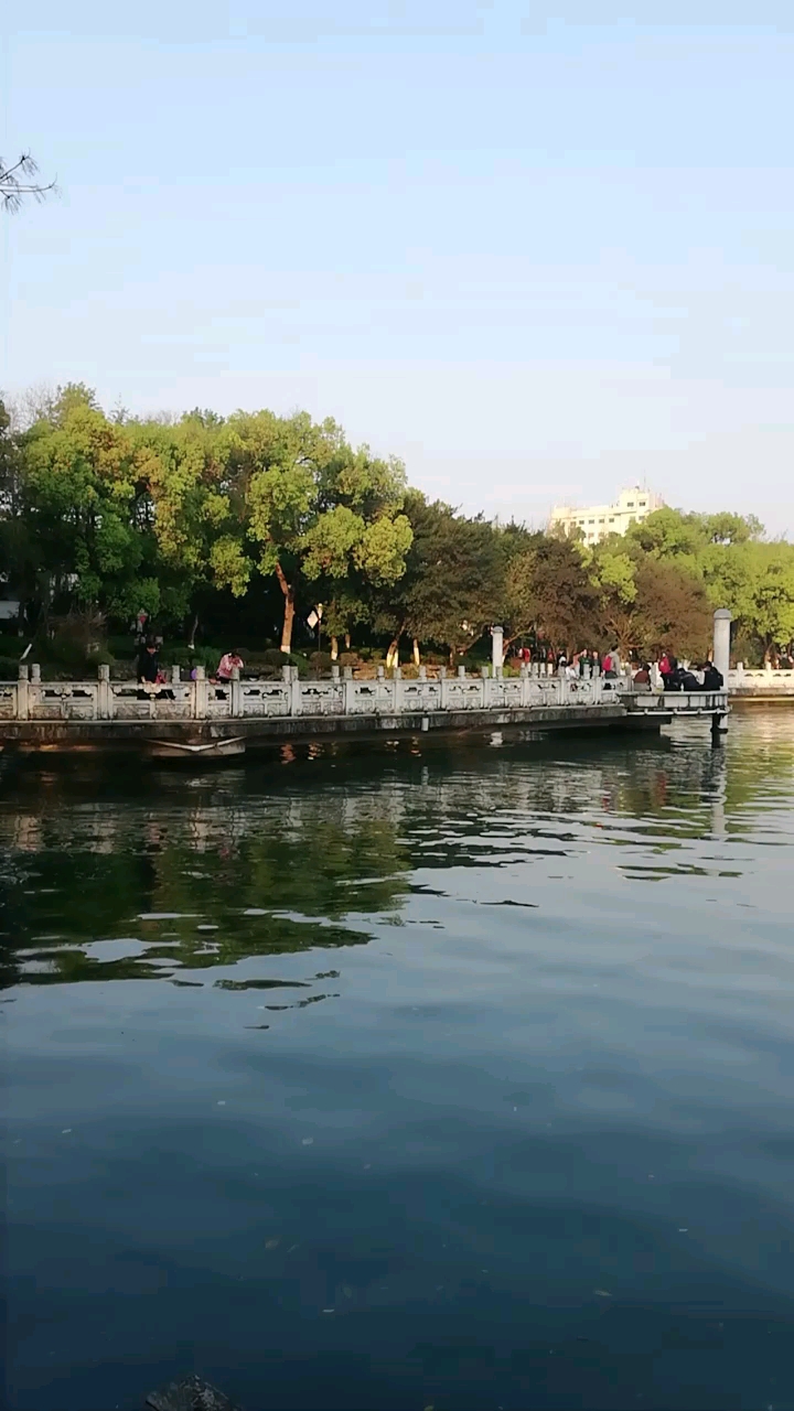 桂林九曲桥,据传说模仿颐和园内桥梁设计