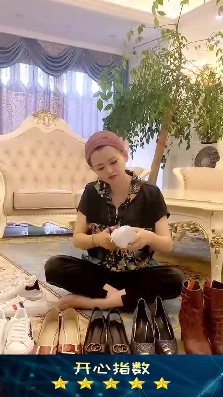三刀姐为什么在家剪鞋子,看看姐夫怎么做