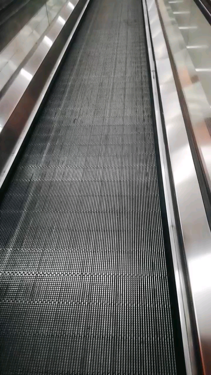 平地电梯.第一次坐.