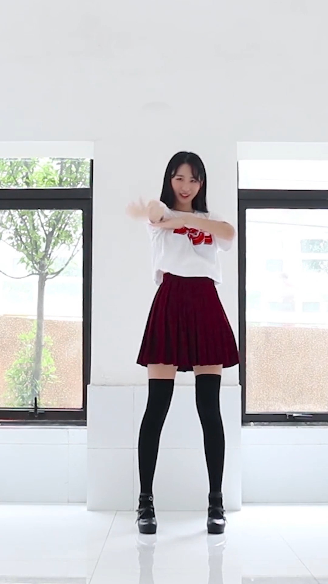 舞蹈#长腿小姐姐的宅舞蝴蝶涂鸦!注入每天的舞蹈活力!