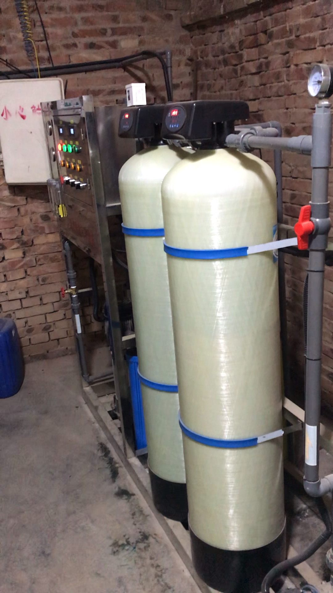 玻璃水设备.玻璃水生产中