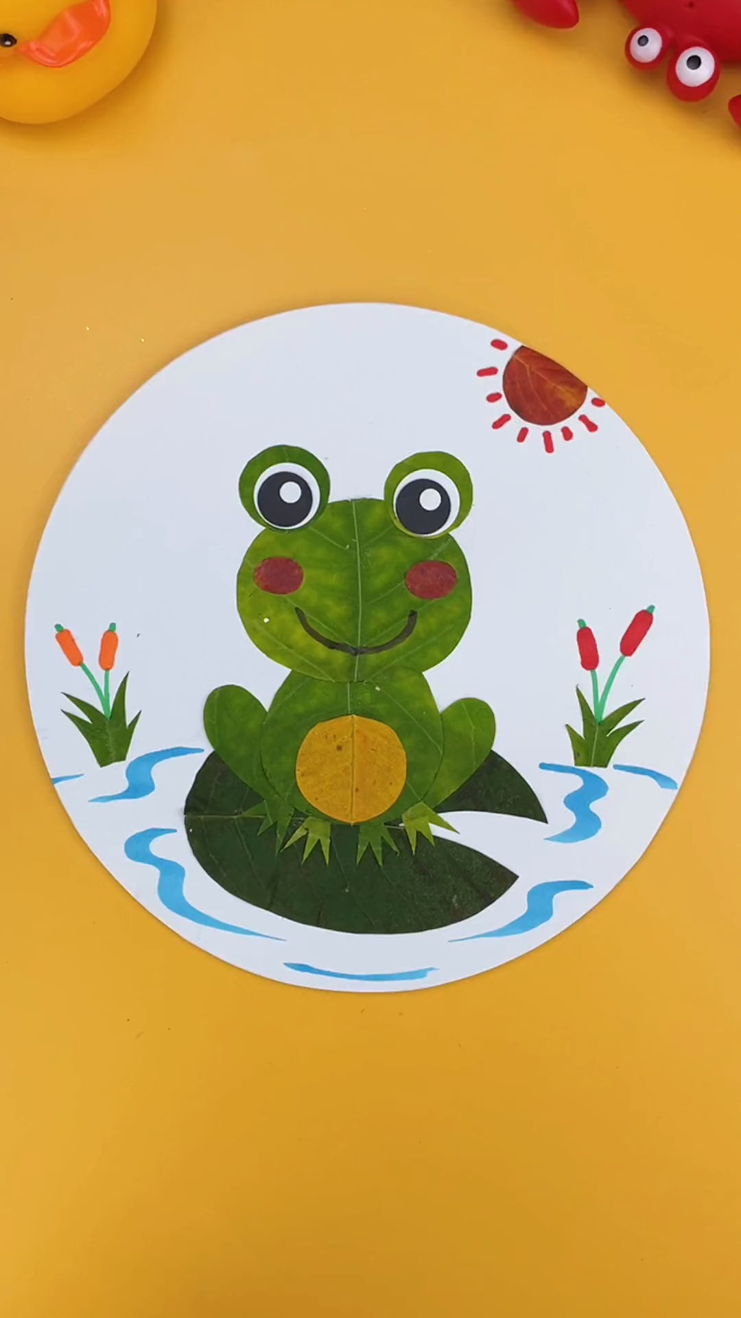 镜头里的秋天用树叶做可爱的小青蛙