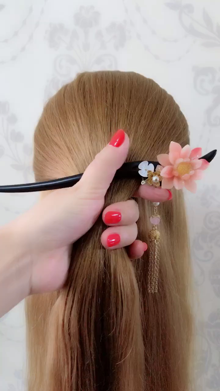 快速挽古风发髻