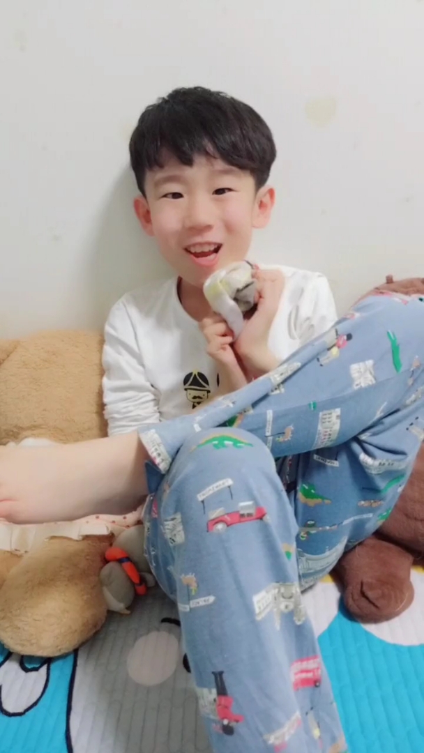 天天吃臭袜子,这个香呀!