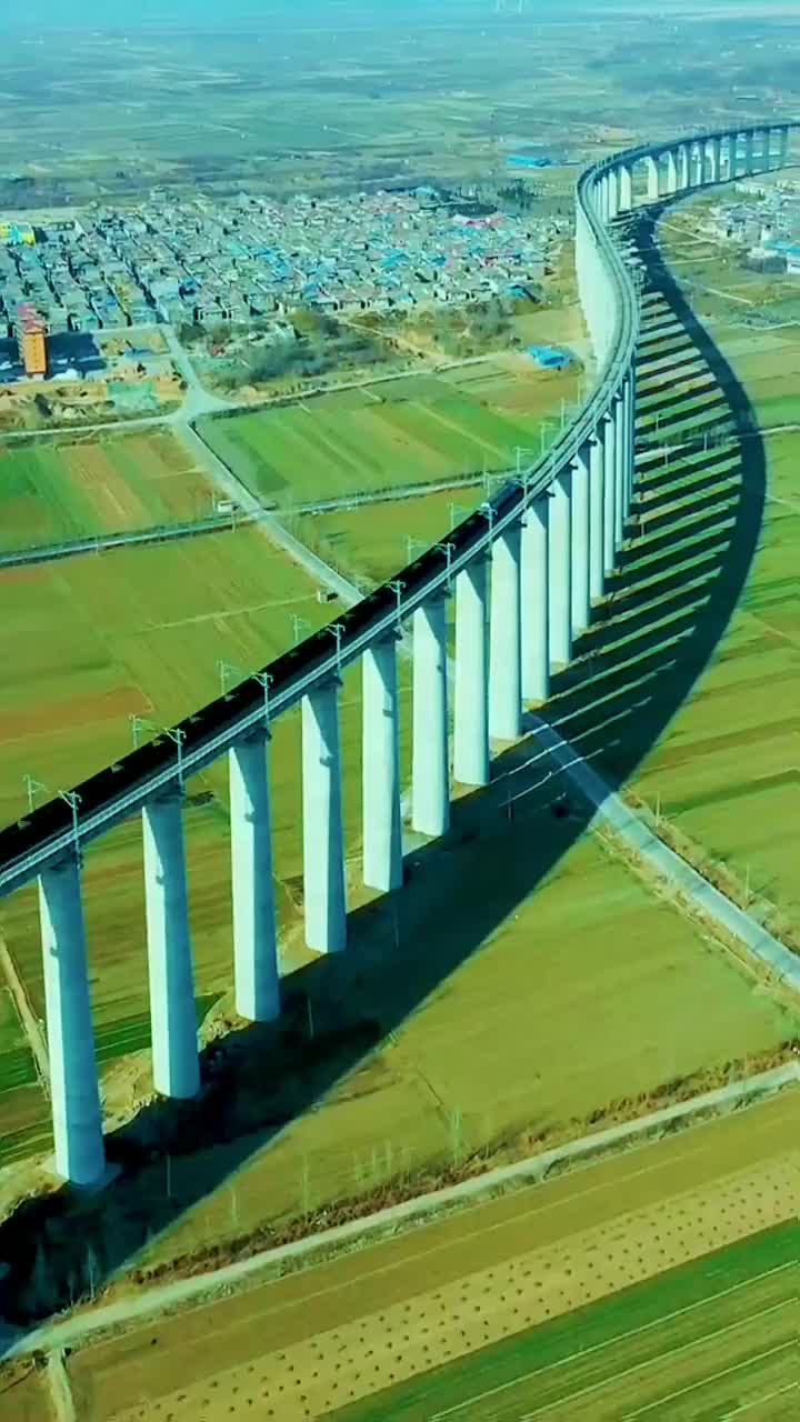 北煤南运大动脉,山西运城河津段,浩吉铁路显神威