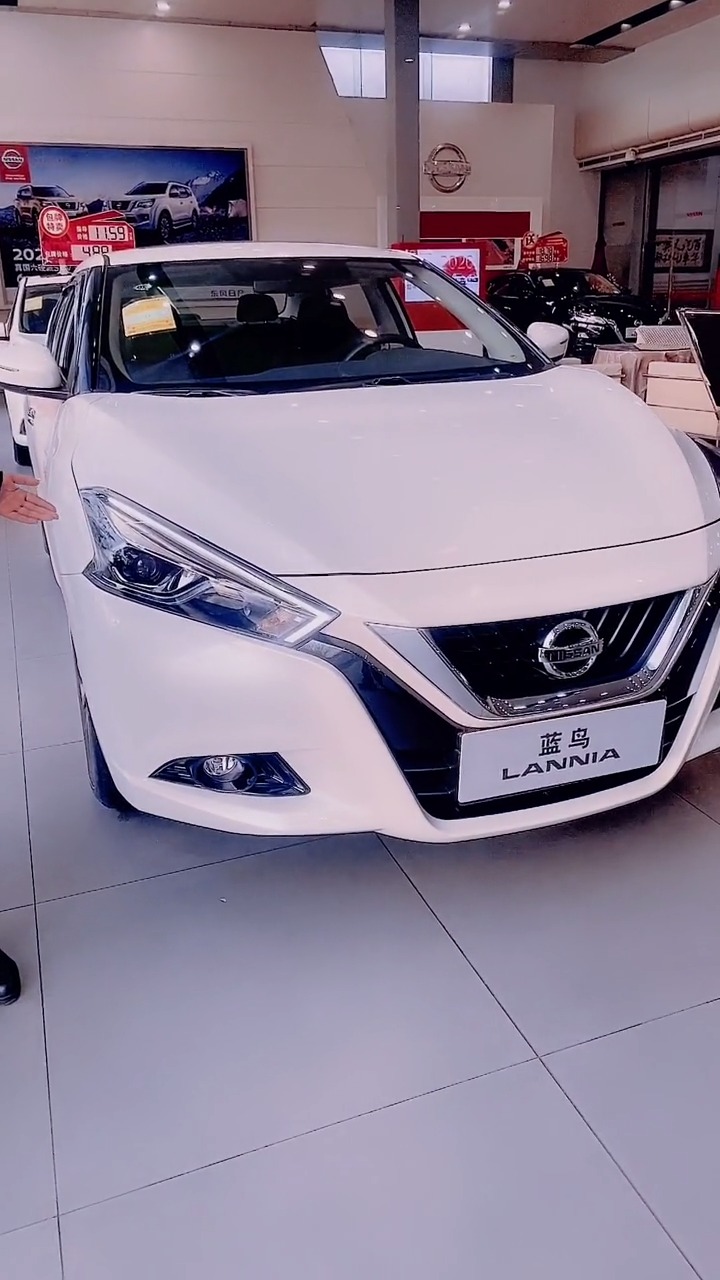 汽车那些事#实拍2020款日产蓝鸟,看了它外观和内饰,你喜欢这款吗?