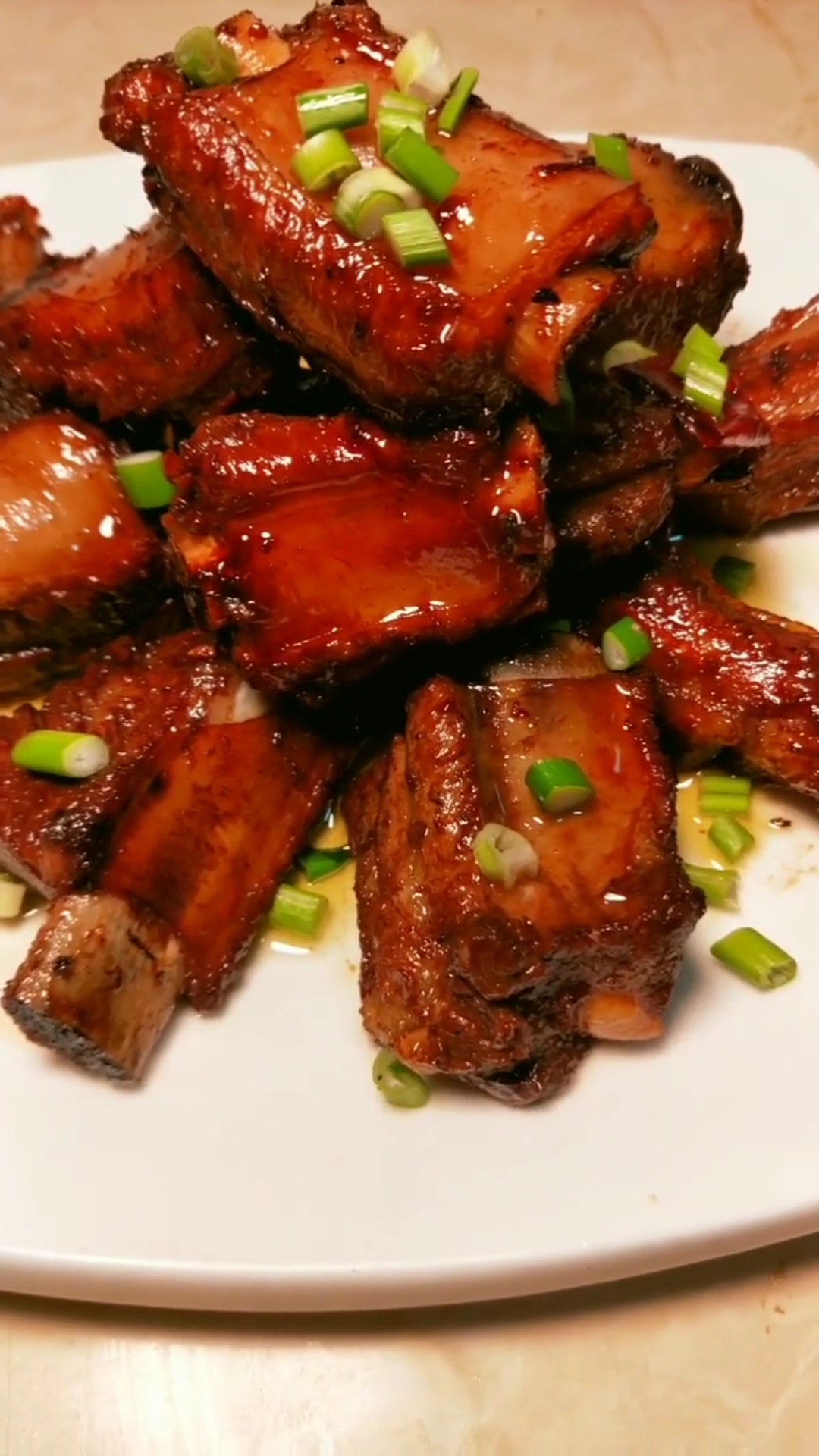 干烧排骨这样做,全家人都抢着吃.