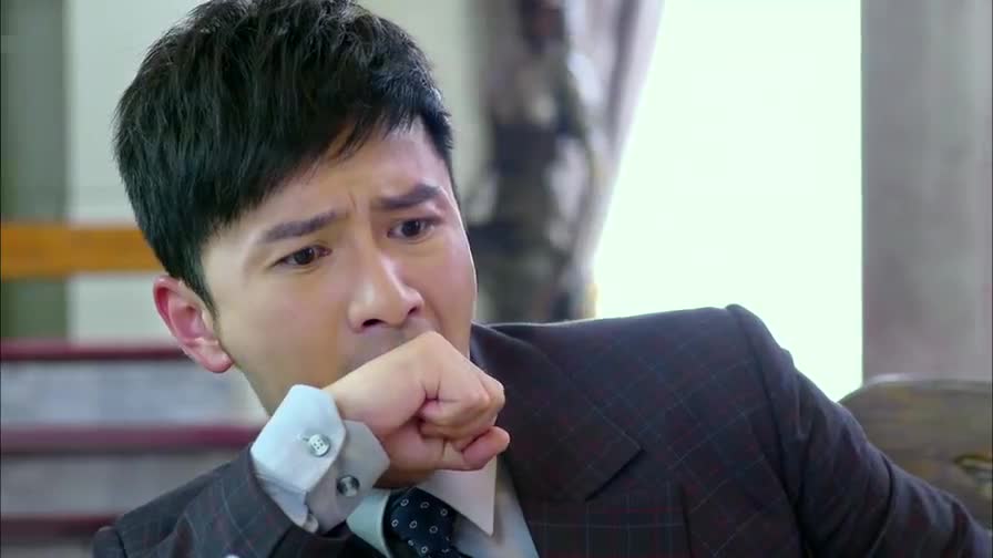 煮妇神探:李亚飞更张探长吃饭,丁大力传来消息白薇已经遇害