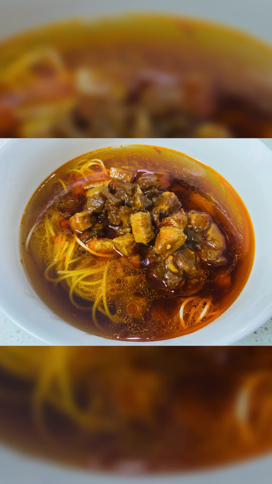 起床妥妥的给自己弄了碗老上海本帮辣酱面咪道牢灵额得意得意得意