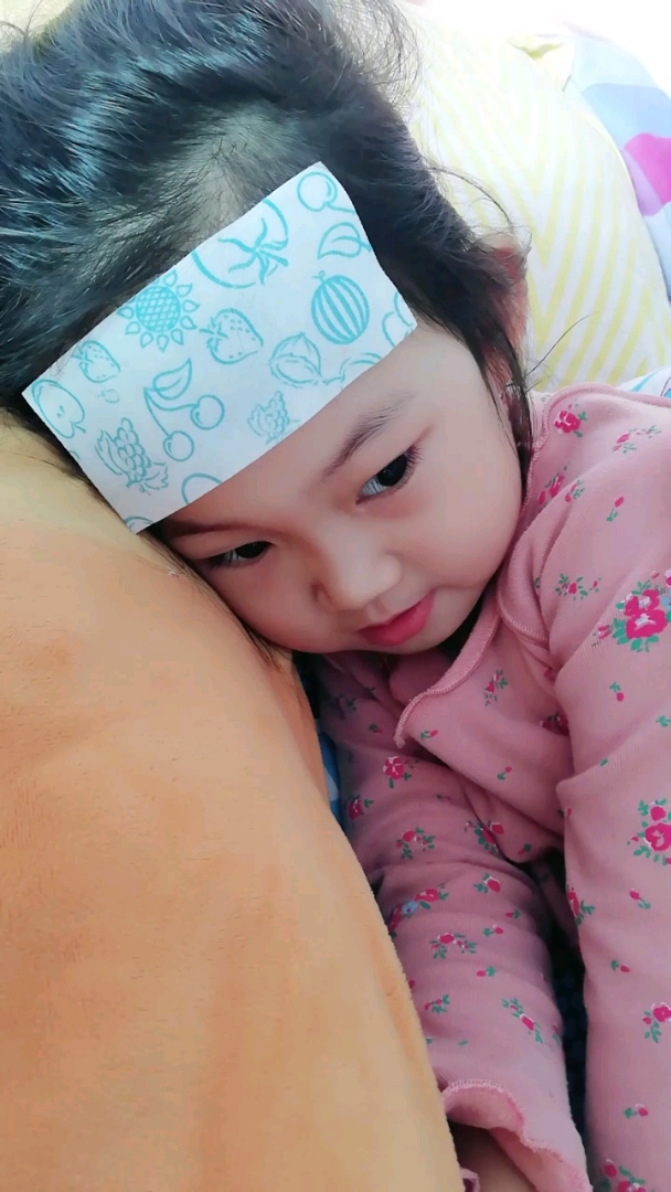家有萌娃#孩子感冒了,难受的是大人,赶紧好起来吧!