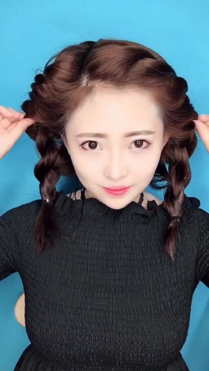 最火菠萝头发型?